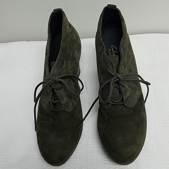 Clark's Artisan Lace Up Booties - Picture 6 of 6